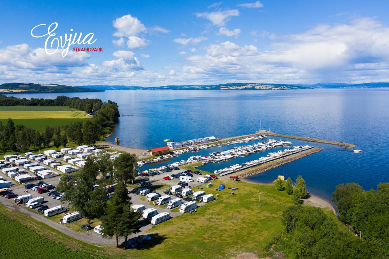 Idylliske Evjua Ved Mjosa Hotel Skreia Bagian luar foto