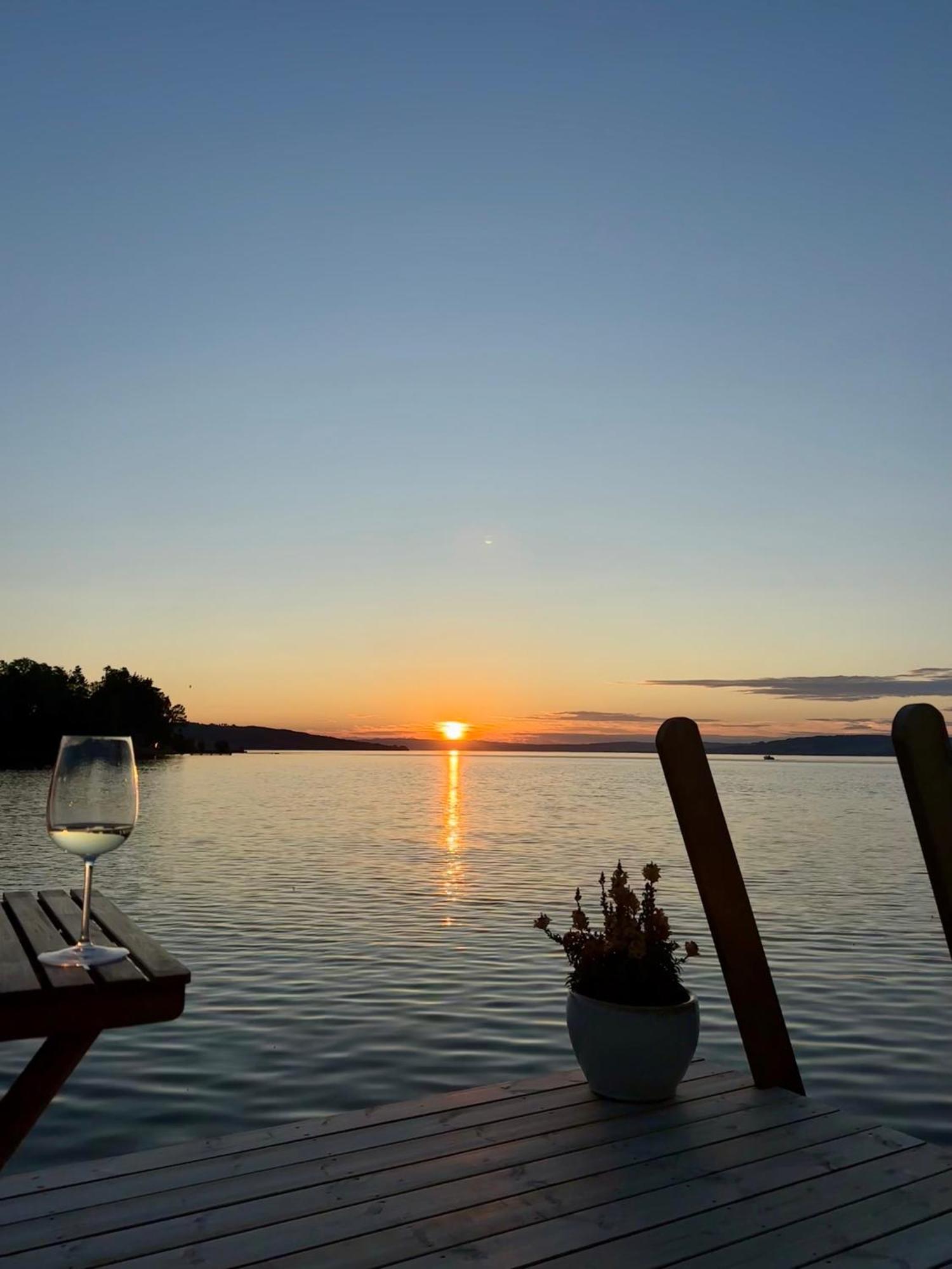 Idylliske Evjua Ved Mjosa Hotel Skreia Bagian luar foto