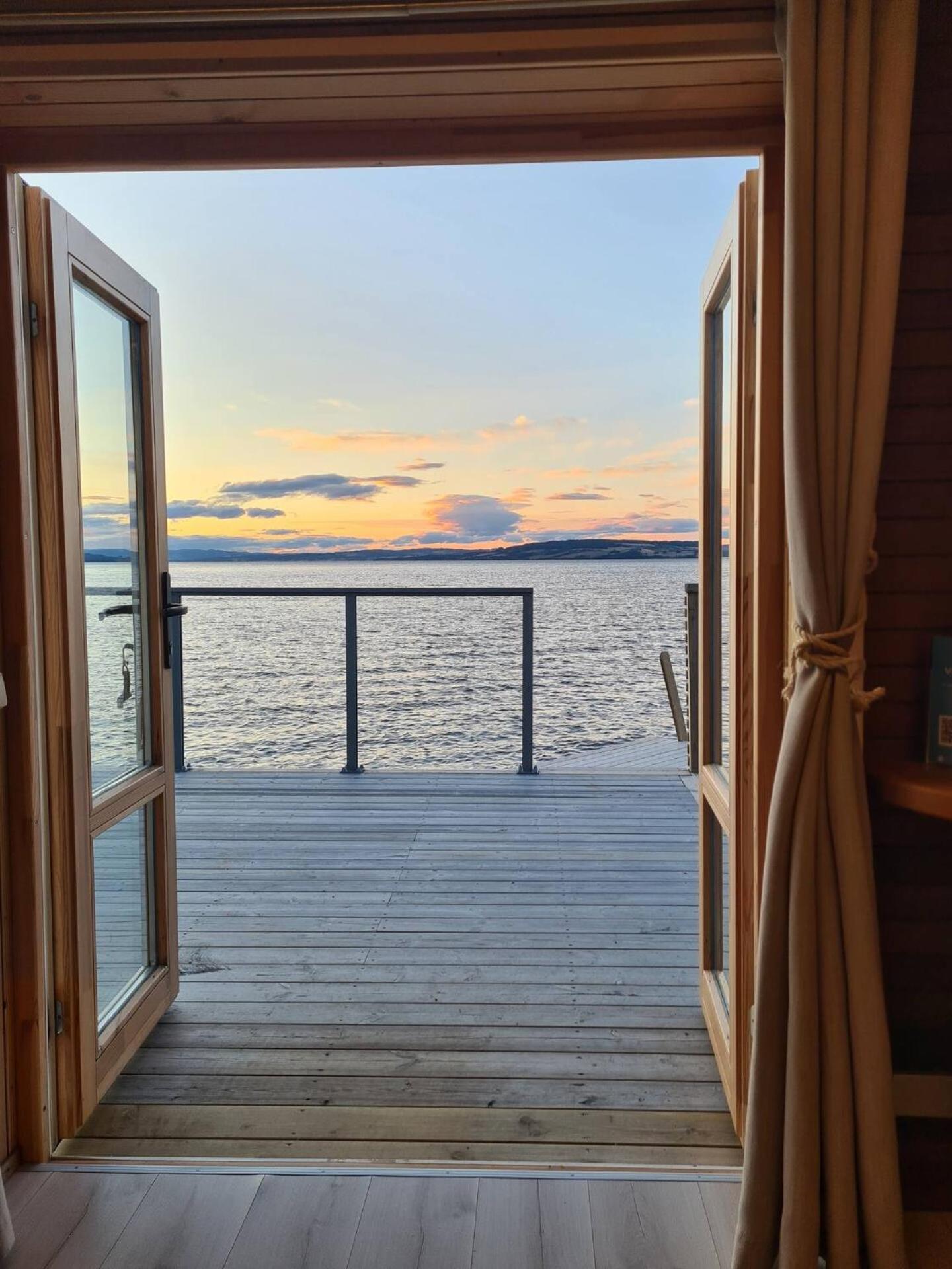 Idylliske Evjua Ved Mjosa Hotel Skreia Bagian luar foto